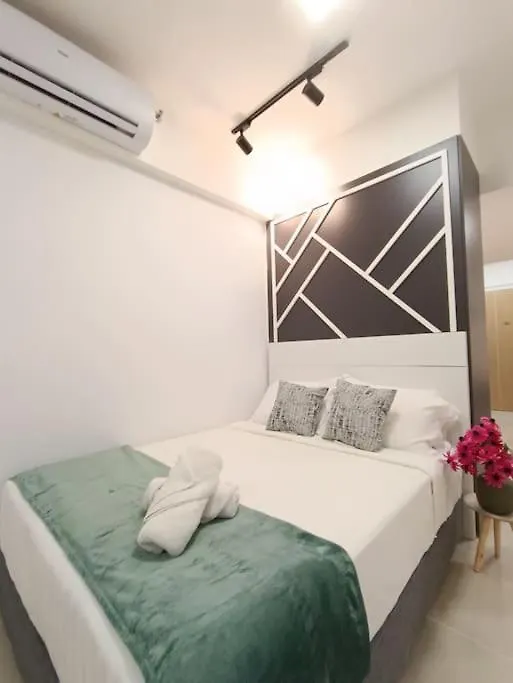 쿠알라룸푸르 Col 171A Modern Balcony Klcc View & Infinity Pool 아파트 0*,